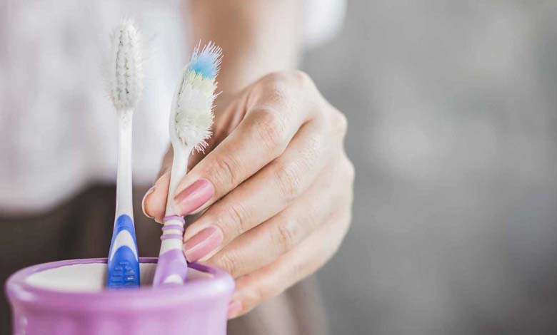 Quand faut-il changer sa brosse à dents pour éviter les maladies ?