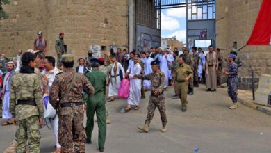 Qui sauvera Sakhr des griffes du parti Al-Islah ? L’histoire d’un jeune Yéménite englouti par les prisons des Frères musulmans et revenu sans voix