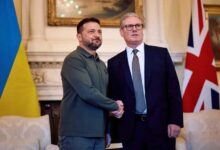 Zelensky à Londres : comment l’Ukraine équilibre-t-elle les pressions de Trump et la confiance de l’Europe ?