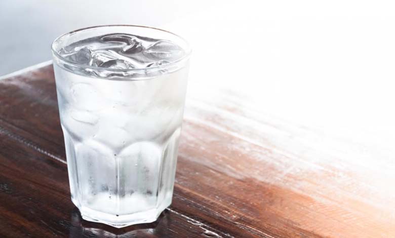 L’eau froide pour perdre du poids : mythe ou réalité scientifique ?