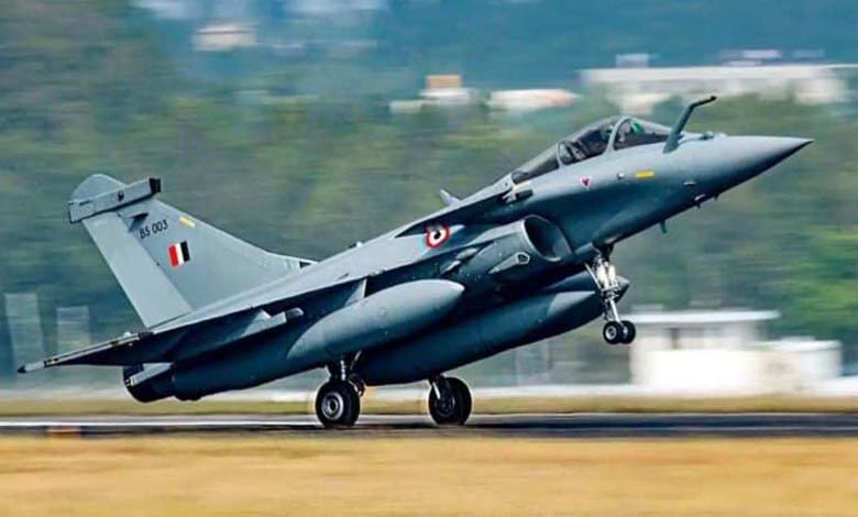 114 Rafale portent Macron en Inde