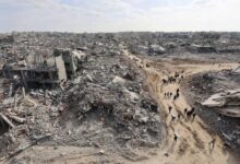 Gaza entre les bombardements et les décombres : une mort qui se renouvelle sous les gravats