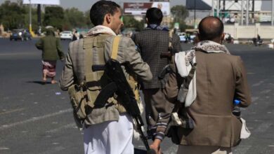 Analyste politique : les Houthis entraînent le Yémen dans des conflits régionaux et poussent le pays vers un isolement accru