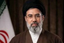 Au visage et au pied : nouveaux détails sur la blessure du nouveau Guide suprême de l’Iran