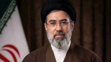 Au visage et au pied : nouveaux détails sur la blessure du nouveau Guide suprême de l’Iran