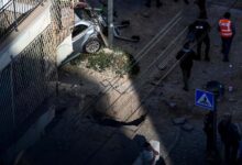 Deux morts et un blessé après la chute d’un missile iranien à tête à sous-munitions dans le centre d’Israël