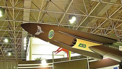 Gripen : le Brésil dévoile son premier chasseur supersonique fabriqué localement