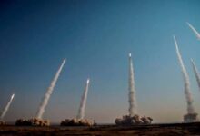 L’Iran bombarde Israël avec des missiles explosifs en représailles à la mort de Larijani