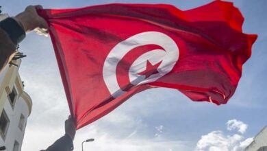 La danse du coq égorgé : les Frères musulmans en Tunisie tentent un retour par la porte iranienne