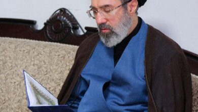 La survie du fils de Khamenei à une tentative d'assassinat redessine la cartographie du pouvoir en Iran