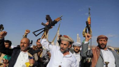 La terreur chaotique et la militarisation de l’espace public : les piliers de la survie du pouvoir houthi dans le nord du Yémen