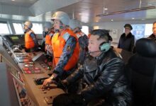 Le nucléaire maritime… Kim inspecte un destroyer et supervise un essai de missile au moment de la guerre avec l’Iran