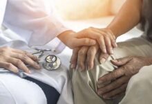 Les symptômes de la maladie de Parkinson diffèrent entre les hommes et les femmes : principales différences et implications médicales