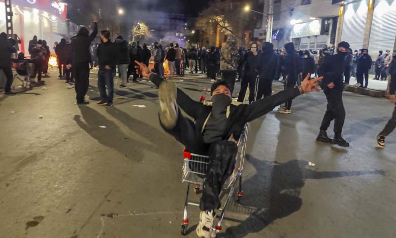 Points de contrôle et coupures d’Internet : Téhéran se retranche pour empêcher des manifestations contre le régime