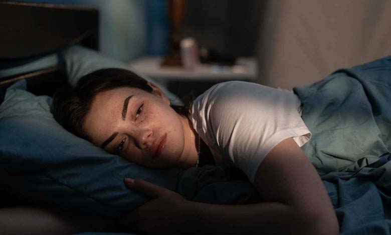 Pourquoi l’anxiété vous envahit-elle dès que vous posez la tête sur l’oreiller ?