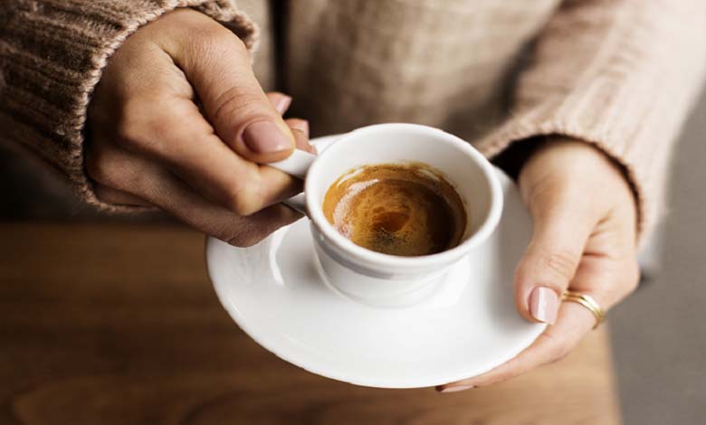 La consommation modérée de café peut-elle réduire le stress et améliorer l’humeur ? Analyse des mécanismes neurobiologiques et des données scientifiques