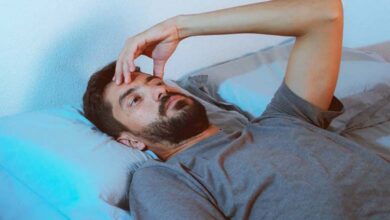 Le réveil fréquent pendant la nuit : comprendre les facteurs biologiques derrière les troubles du sommeil