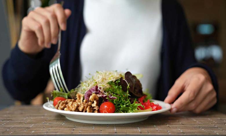 Le régime alimentaire végétal pourrait-il réduire le risque de démence ? Analyse des mécanismes biologiques et des données scientifiques