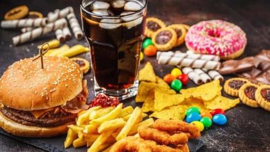 Les aliments ultra-transformés peuvent-ils augmenter le risque de déclin cognitif ? Analyse des mécanismes et des enjeux pour la santé cérébrale