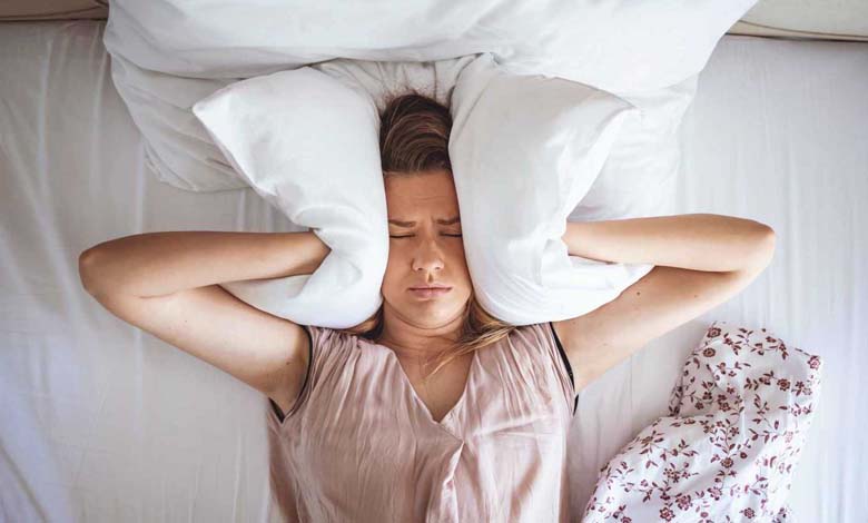 Les bruits imaginaires pendant le sommeil : comprendre le syndrome de la tête qui explose