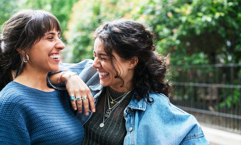 Quel lien entre le rire et le syndrome de l’intestin irritable ? Exploration des interactions entre émotions, système nerveux et santé digestive