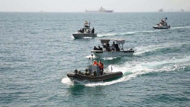 Téhéran referme le détroit d’Hormuz dans une épreuve de force avec Washington.