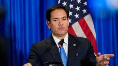 Aucun échappatoire : Rubio menace l’État défaillant tandis que le Nimitz renforce le blocus