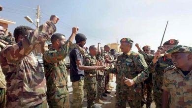 Des rapports révèlent l’orientation de l’armée soudanaise vers le recrutement de combattants étrangers pour compenser le déficit humain