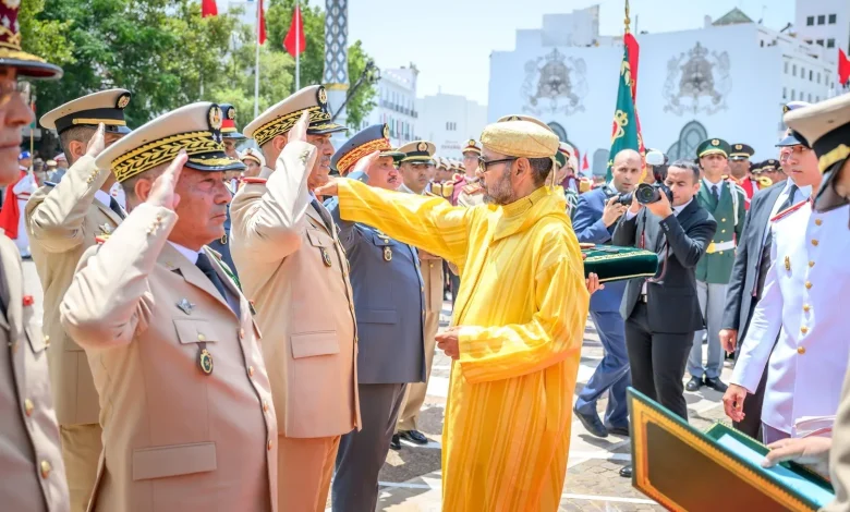 Le roi Mohammed VI : la modernisation de l’armée et le renforcement de la préparation, une priorité face aux défis
