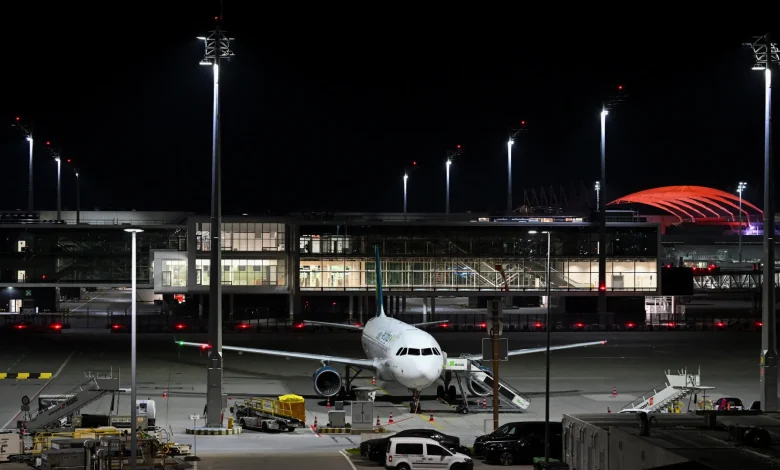 Reprise des opérations à l’aéroport de Munich après une fermeture temporaire… des hélicoptères recherchent un drone inconnu