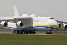 Un avion ukrainien transportant des explosifs suscite une alerte sur la route vers la Libye : immobilisation temporaire