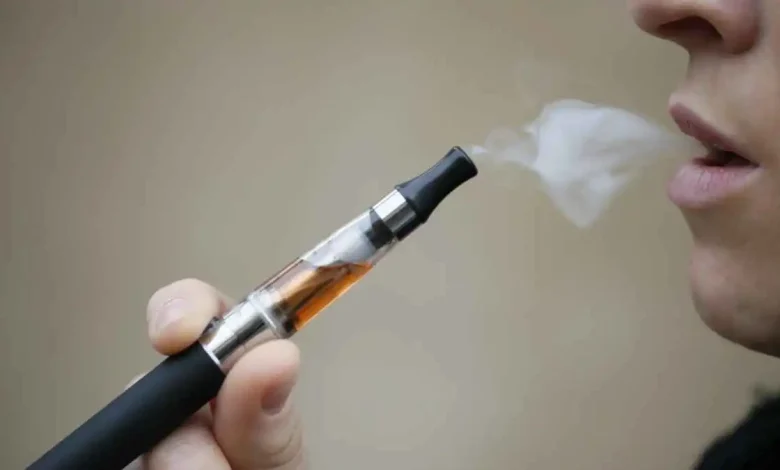 Un danger bien réel : les experts de santé mettent en garde contre les cigarettes électroniques