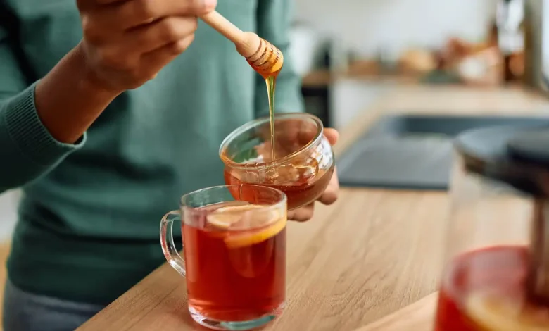 5 avantages pour la santé d’ajouter du miel à une tasse de thé