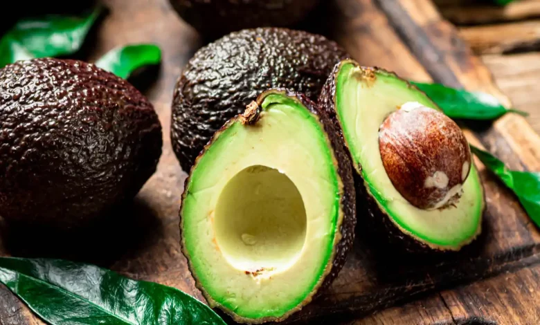Consommer un avocat chaque jour pourrait améliorer le cholestérol et la qualité du sommeil