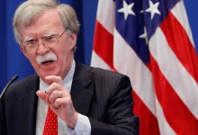 Dans l’affaire des documents confidentiels, Bolton conclut un accord de plaider-coupable