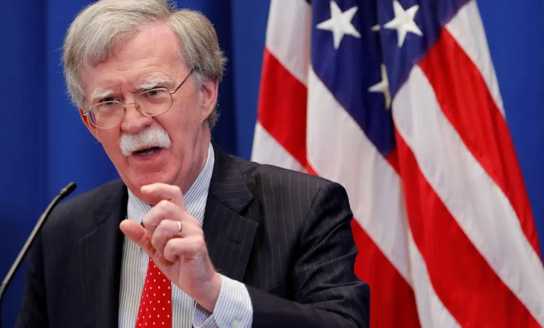 Dans l’affaire des documents confidentiels, Bolton conclut un accord de plaider-coupable
