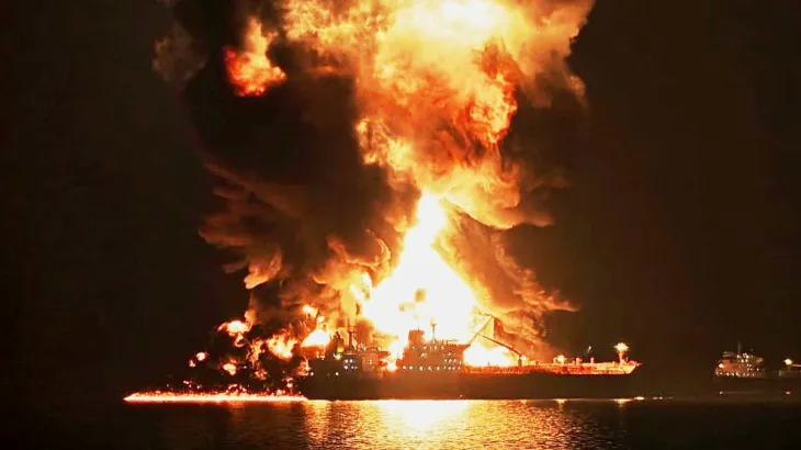 Des explosions sur la côte iranienne… Les Gardiens de la Révolution ripostent par le feu, mais contre qui ?