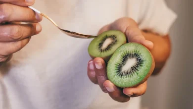 Deux kiwis par jour : une solution naturelle pour favoriser le transit intestinal