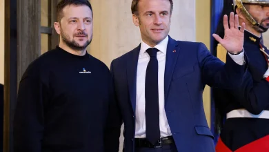L’Ukraine met à l’épreuve l’unité de l’Occident : Macron à la recherche d’un consensus perdu 
