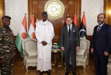 Le gouvernement de Dbeibah renforce son partenariat avec le Niger à travers un accord de coopération militaire