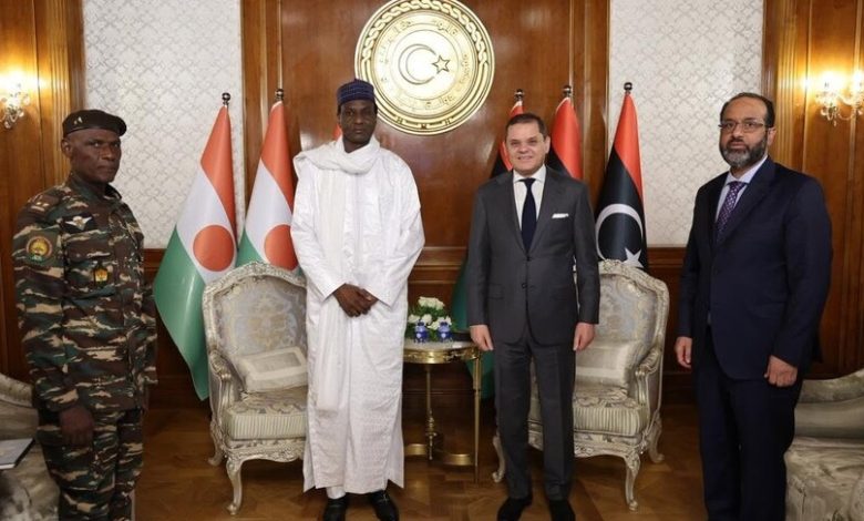 Le gouvernement de Dbeibah renforce son partenariat avec le Niger à travers un accord de coopération militaire