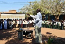 Les enseignants de Kassala entre les pressions du coût de la vie et les défis de la stabilité du processus éducatif dans l’est du Soudan