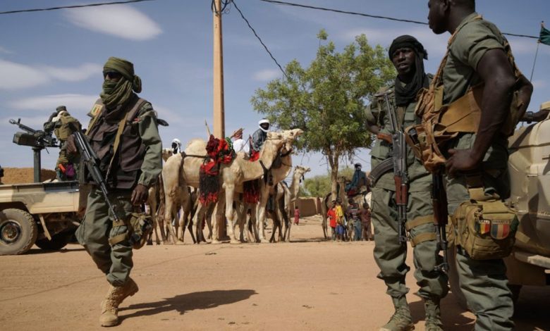 Les jihadistes d’Al-Qaïda séduisent les habitants du Mali avec un discours moins radical