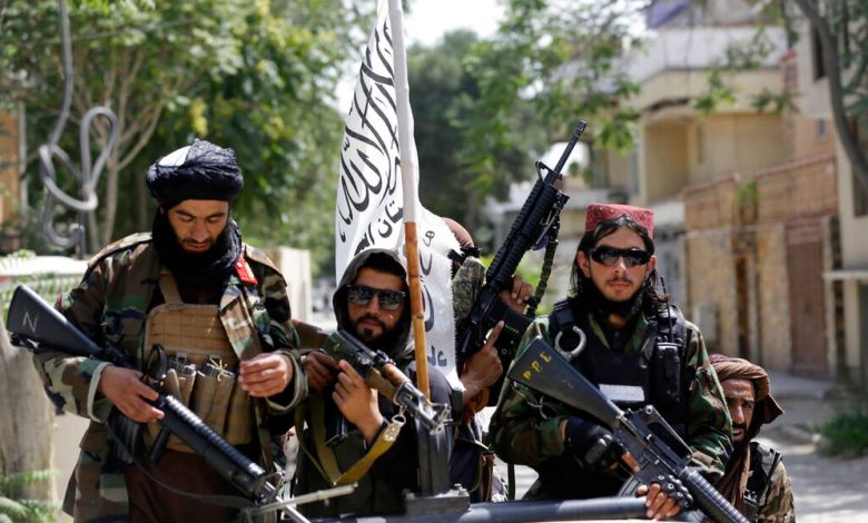 Les talibans combattent leur ennemi juré jusque dans les poches de leurs membres