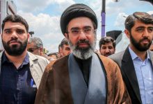 Une marionnette entre les mains des Gardiens de la révolution : comment le rôle du Guide suprême en Iran a-t-il changé ?
