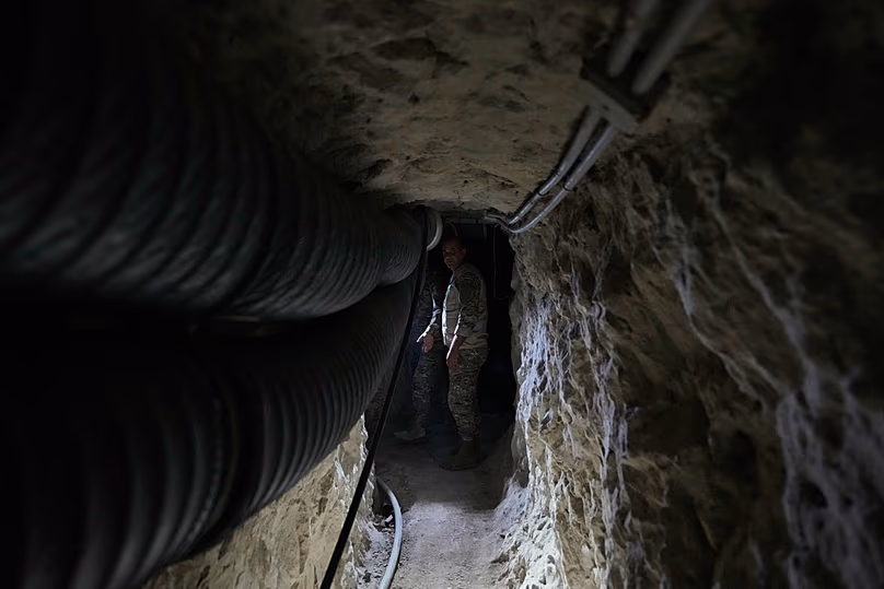 Une visite dans un tunnel du Hezbollah révèle l’empreinte iranienne : des drones d’une portée de 200 km et huit tonnes d’explosifs