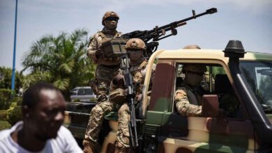 Des attaques coordonnées secouent le Mali : des combats se poursuivent et une prison près de Bamako est prise pour cible