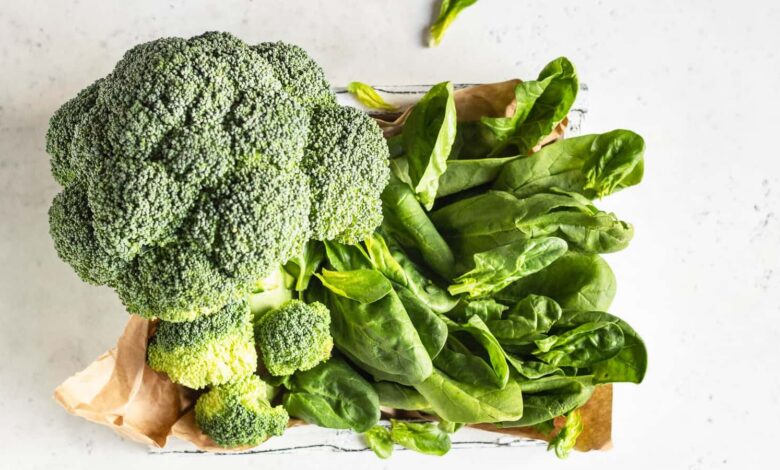 Épinards ou brocoli : lequel offre les plus grands bienfaits pour la santé ?