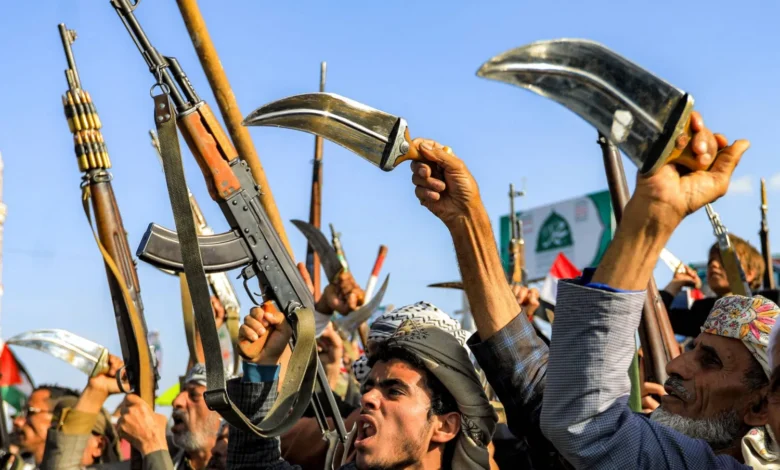 Les provocations sanglantes des Houthis mettent le feu aux poudres avec les tribus