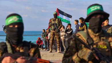 Retrait du pouvoir, maintien de l'emprise sur le terrain : que signifie l'annonce du Hamas à Gaza ?